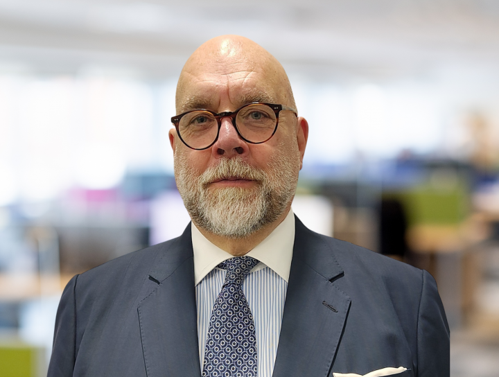 Robert Harris image.png